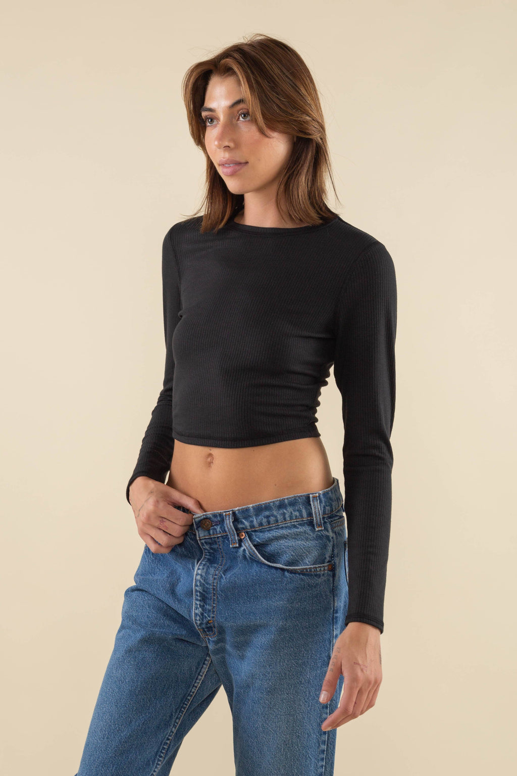 Quin | Crop Length Rib Long Sleeve Crewneck