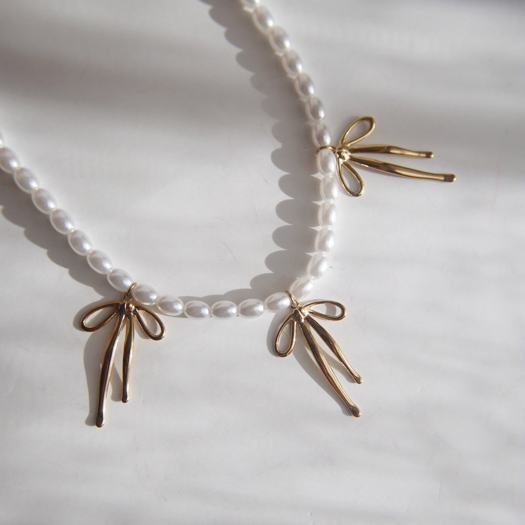 Pearl Bliss | Bow Necklace