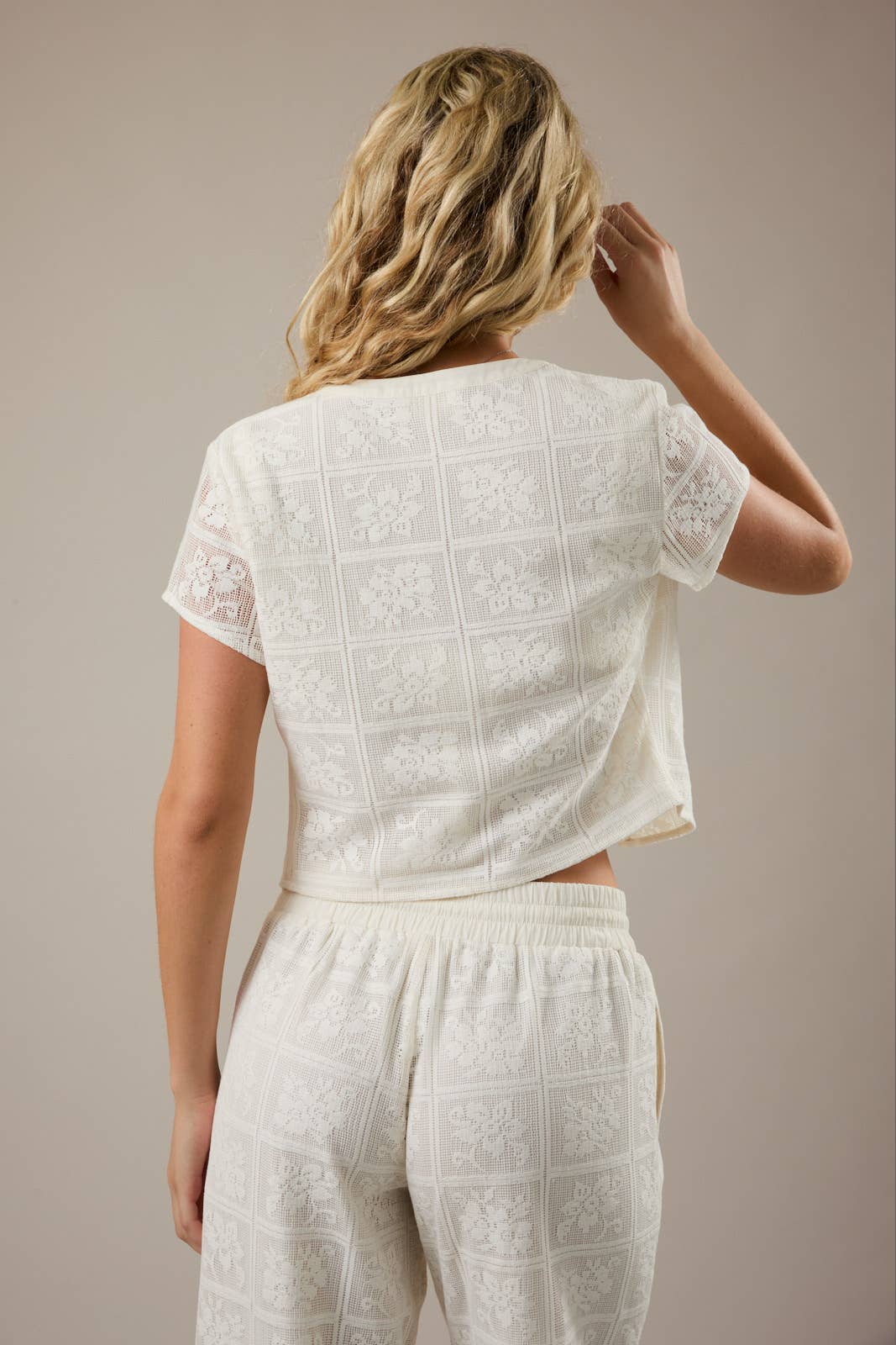 Lane | Round Neck Short Sleeve Crochet Fitted Top