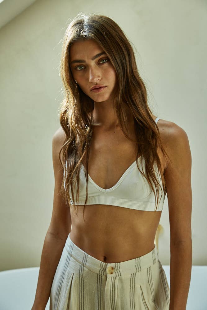Braylen | Seamless Ribbed Plunged V-Neck Strap Bralette
