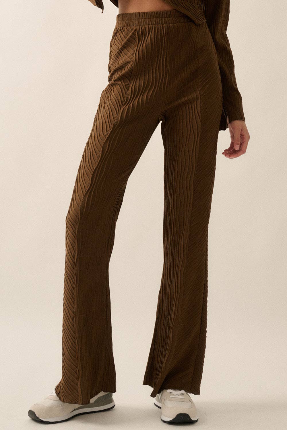 Solid Wavy-Texture Ribbed Knit Flare Pants