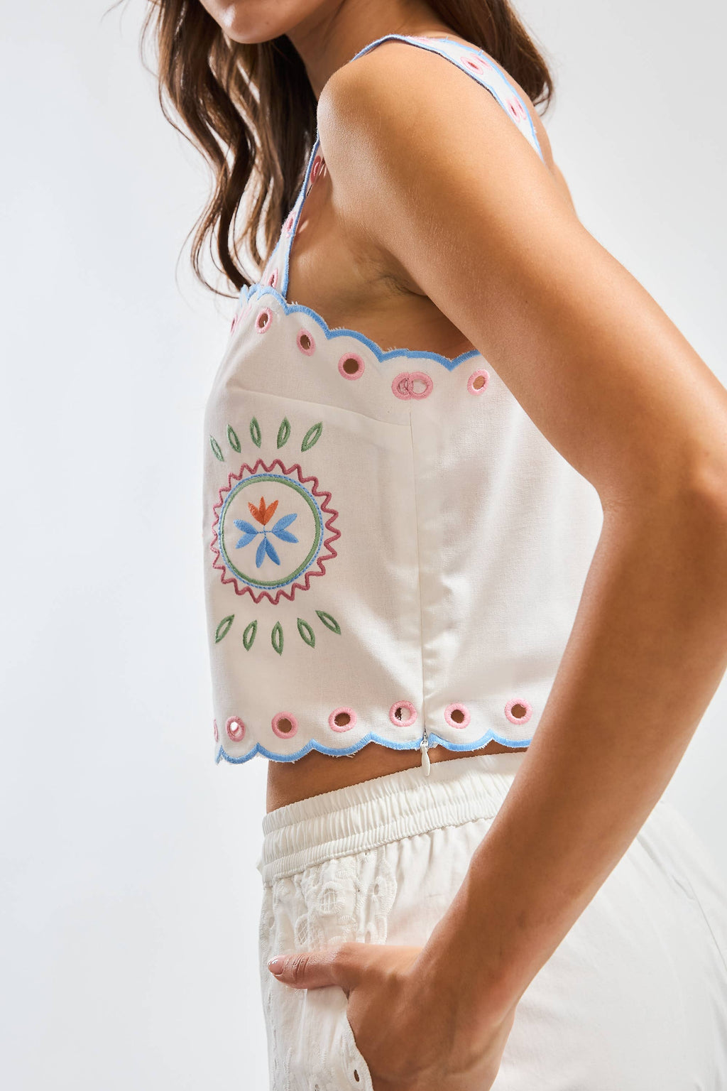Willa | 100% Cotton Embroidered Scalloped Top
