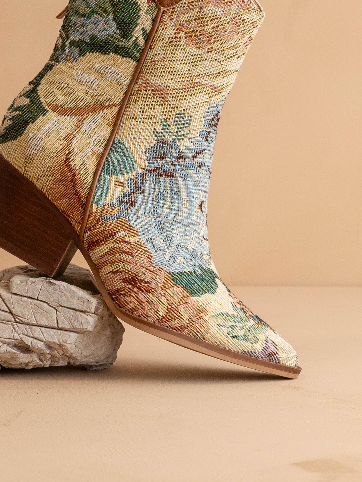 The Kaiya | Floral Vintage Western Tapestry Boot