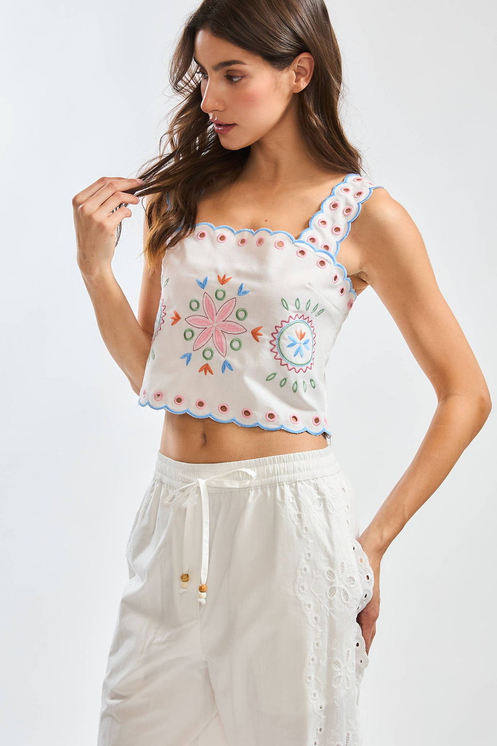 Willa | 100% Cotton Embroidered Scalloped Top
