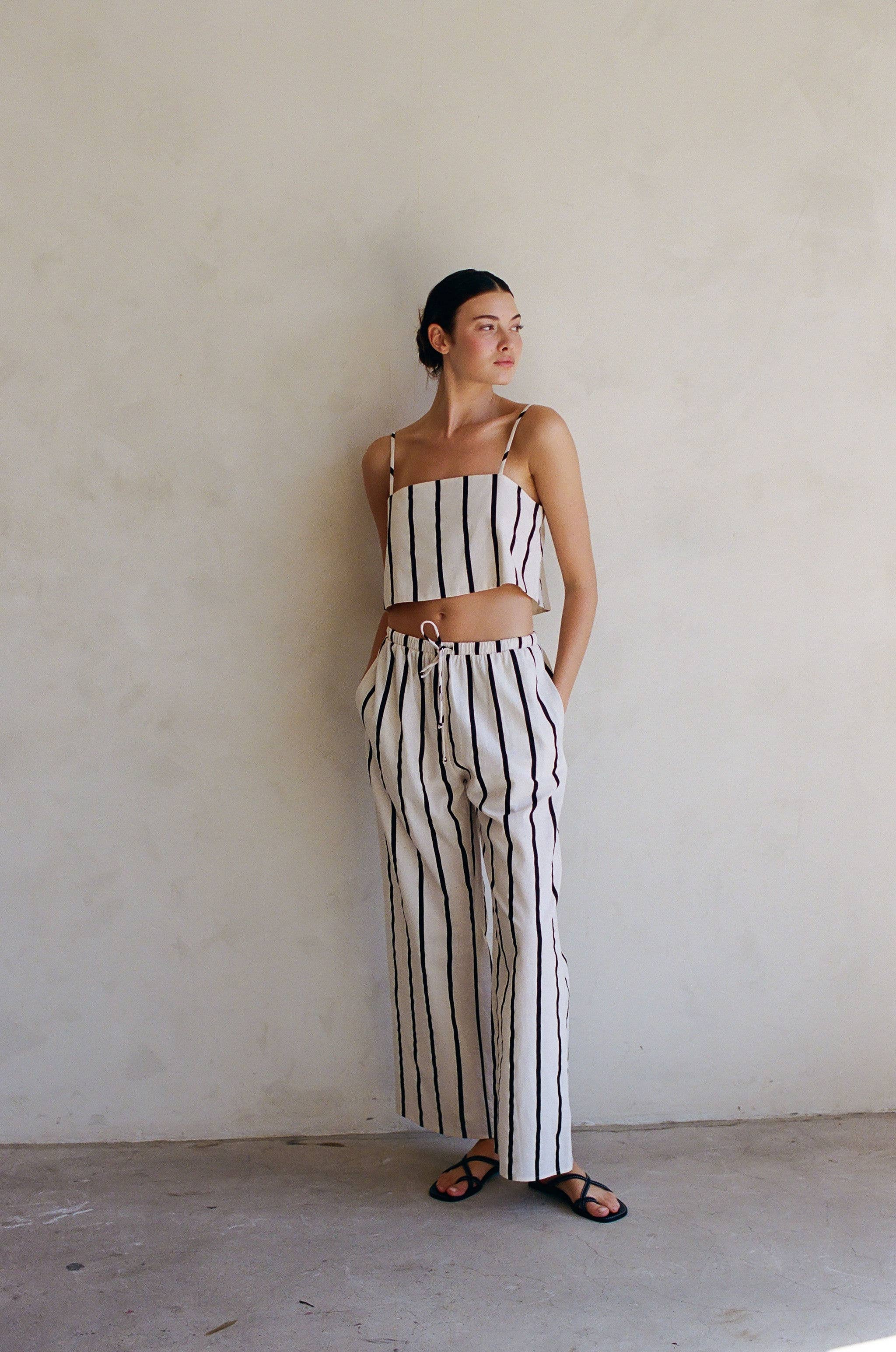Kelsea | Woven Cotton Linen Strap Shoulder Square Neck Crop | AR1127