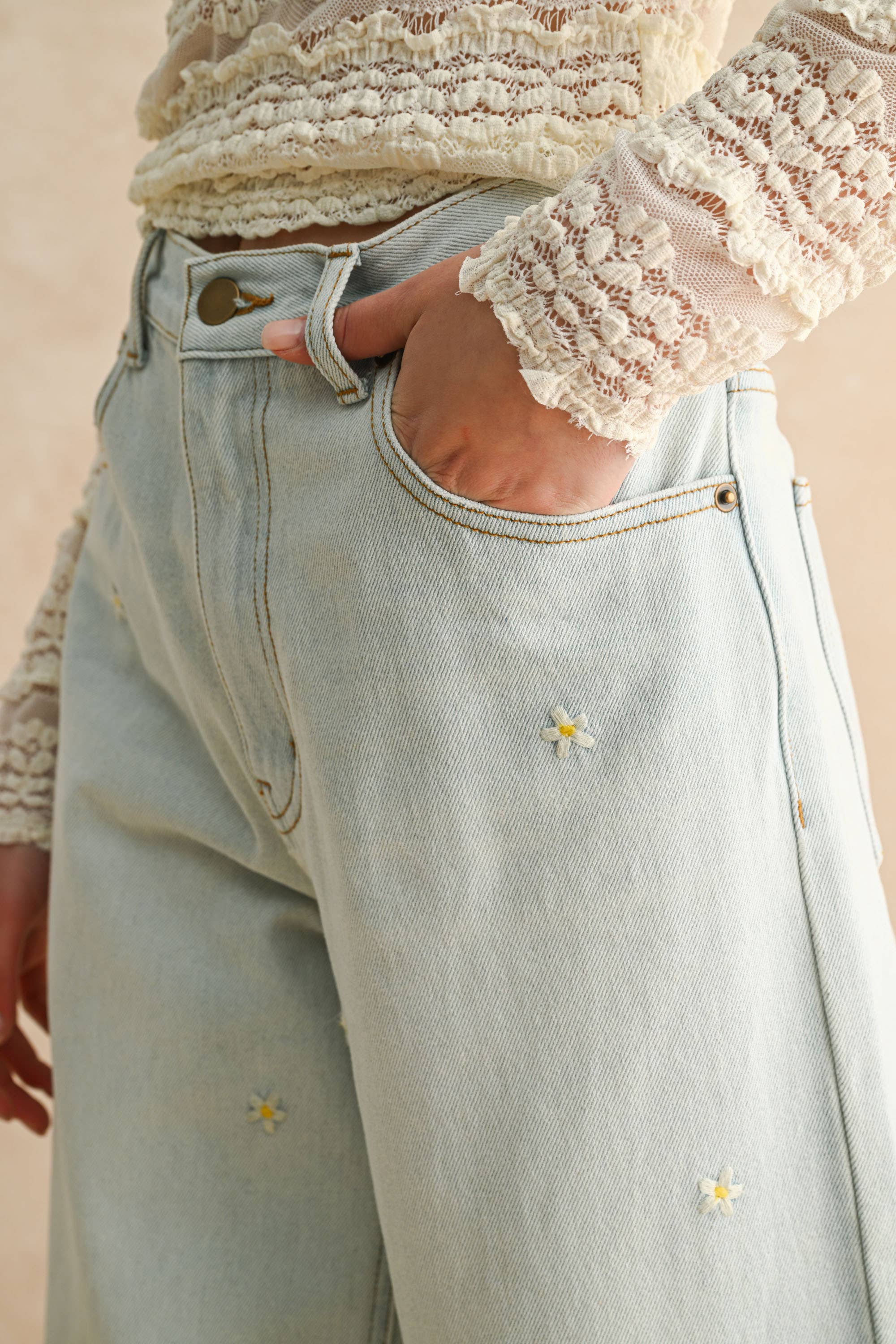 Daisy | Flower Embroidery Pants