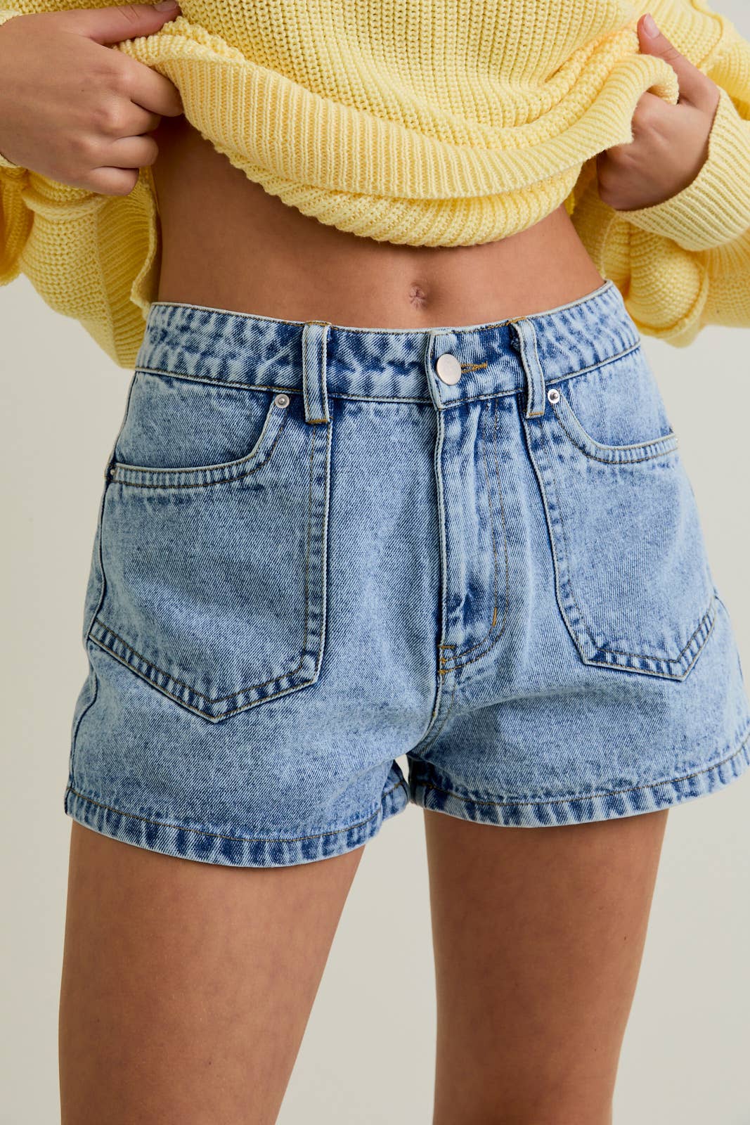 Coral | Mid-Rise Pocket Detail Shorts
