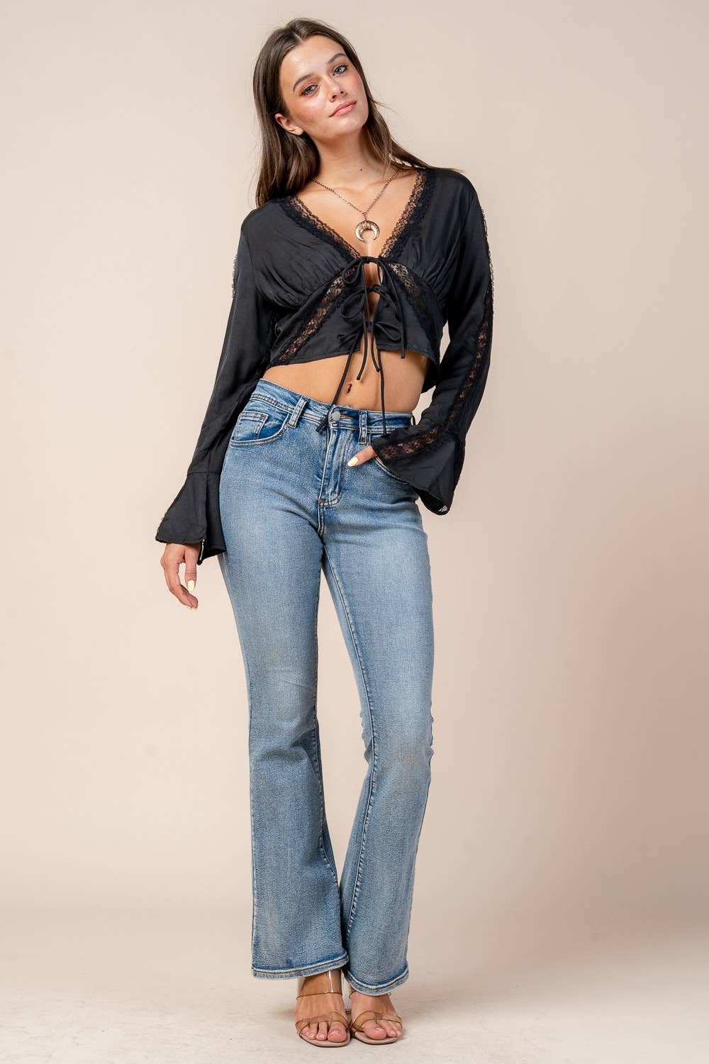 Quincy | Lace Detailed Bell Sleev Cropped Top