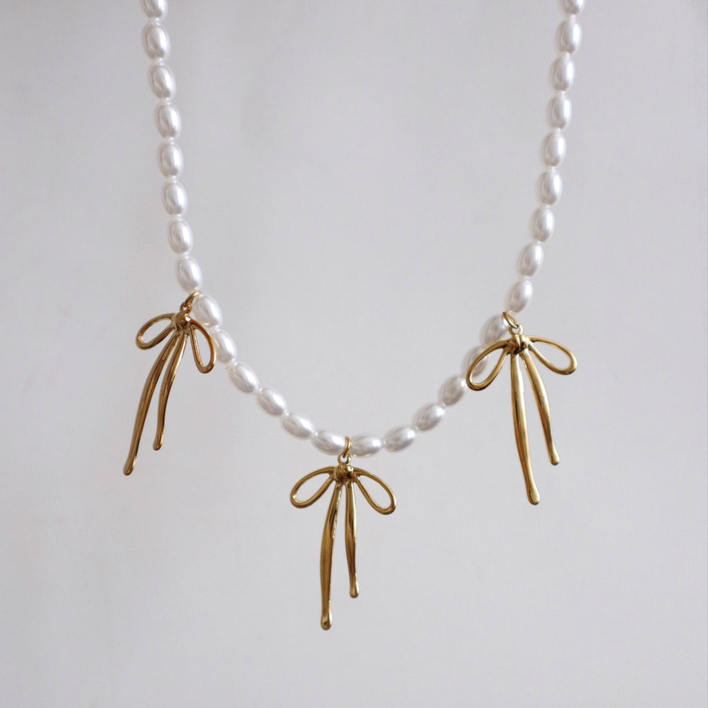 Pearl Bliss | Bow Necklace