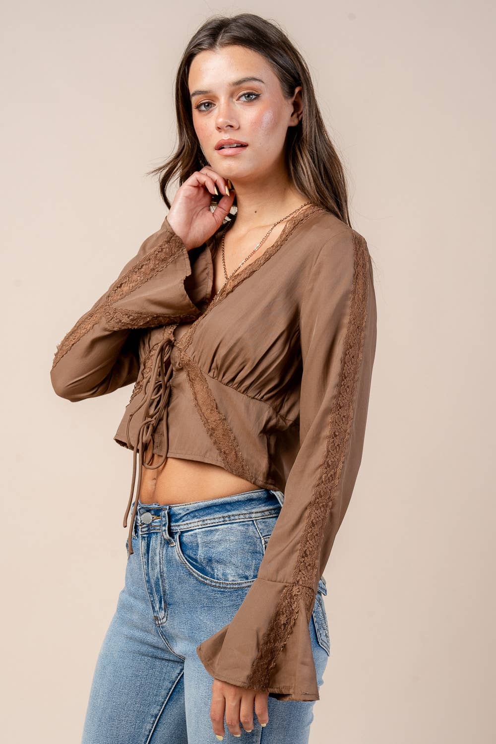 Quincy | Lace Detailed Bell Sleev Cropped Top