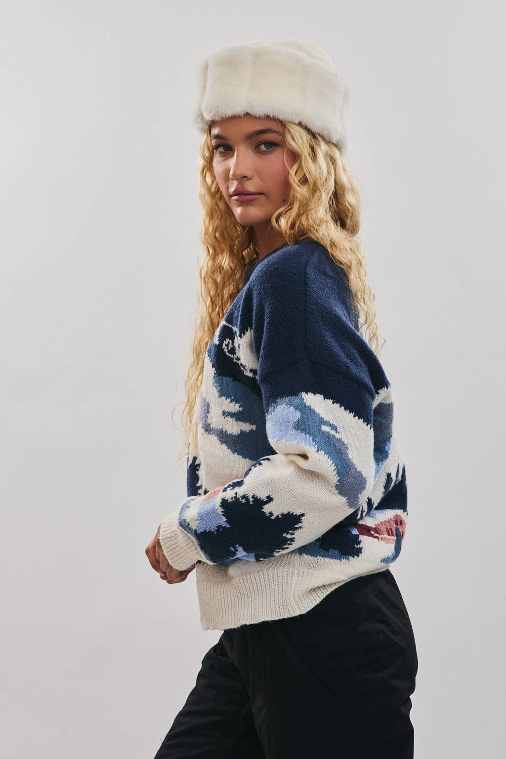 Blitzen | Long Sleeve Crew Neck Ski Village Graphic Sweater