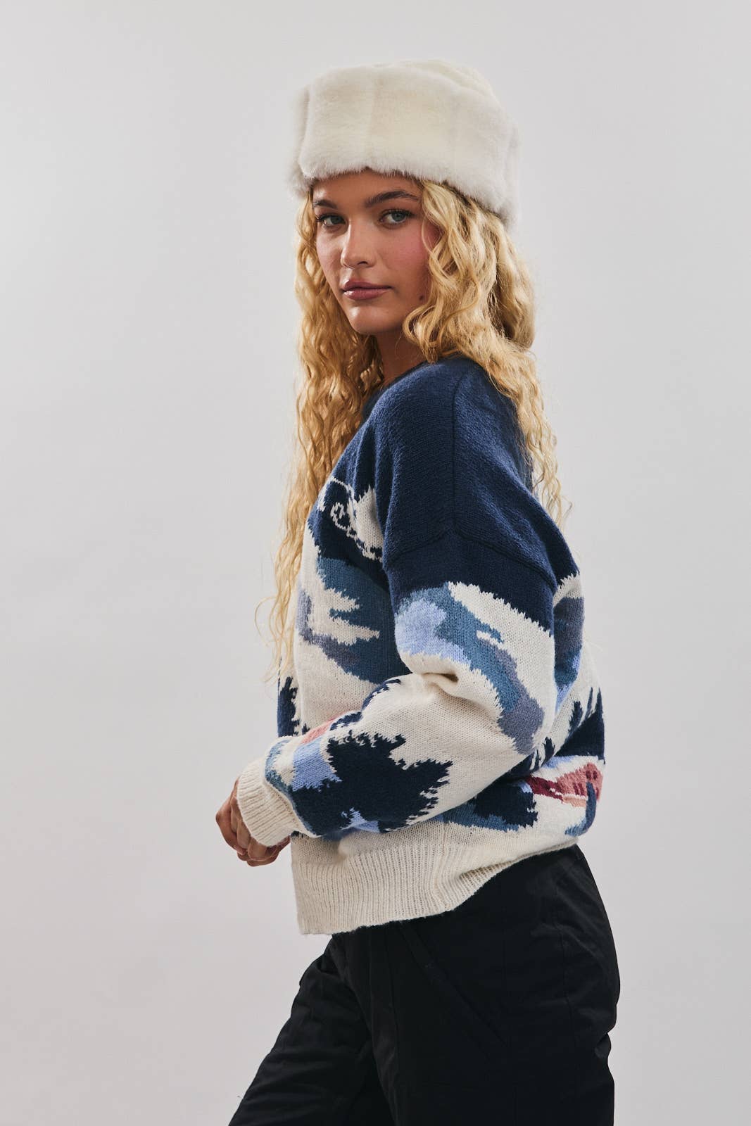 Blitzen | Long Sleeve Crew Neck Ski Village Graphic Sweater