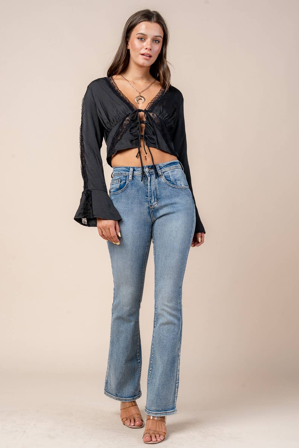 Quincy | Lace Detailed Bell Sleev Cropped Top