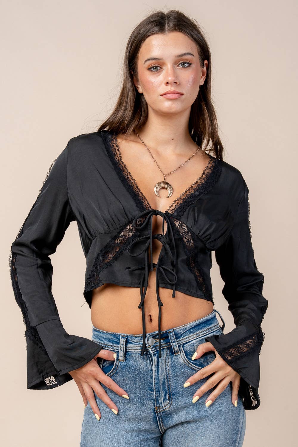 Quincy | Lace Detailed Bell Sleev Cropped Top