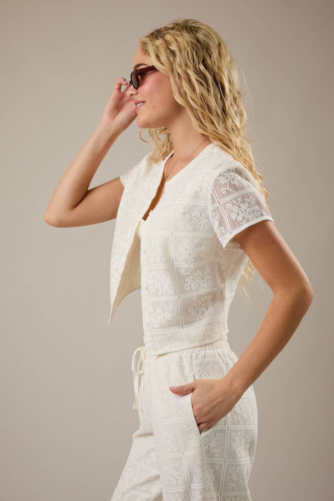 Lane | Round Neck Short Sleeve Crochet Fitted Top