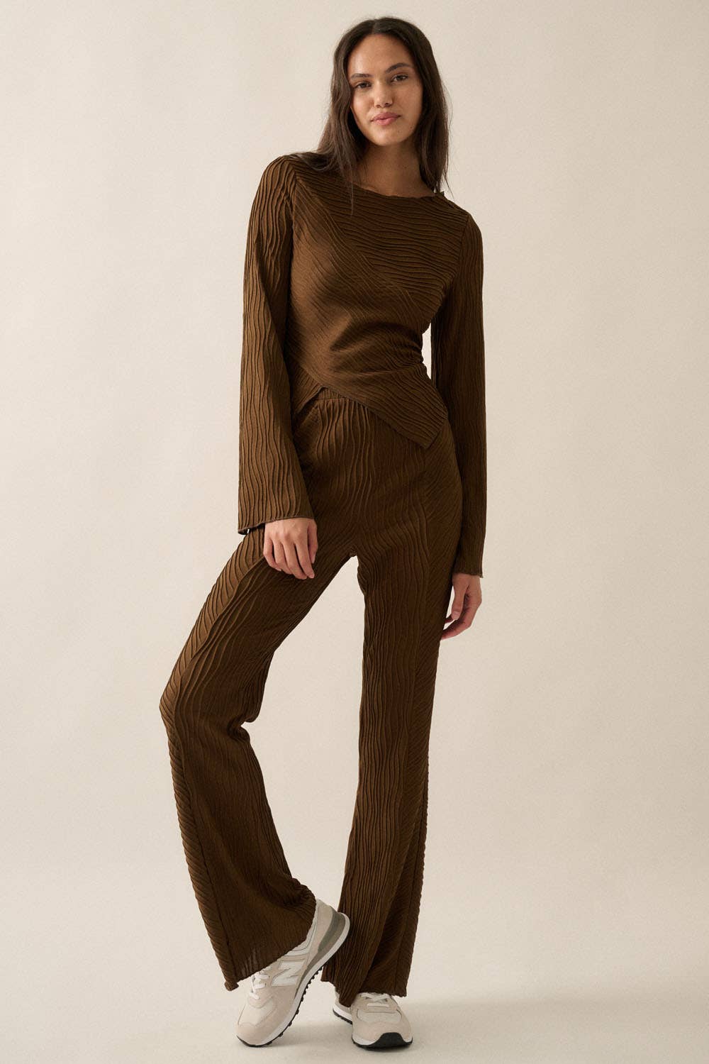 Solid Wavy-Texture Ribbed Knit Flare Pants