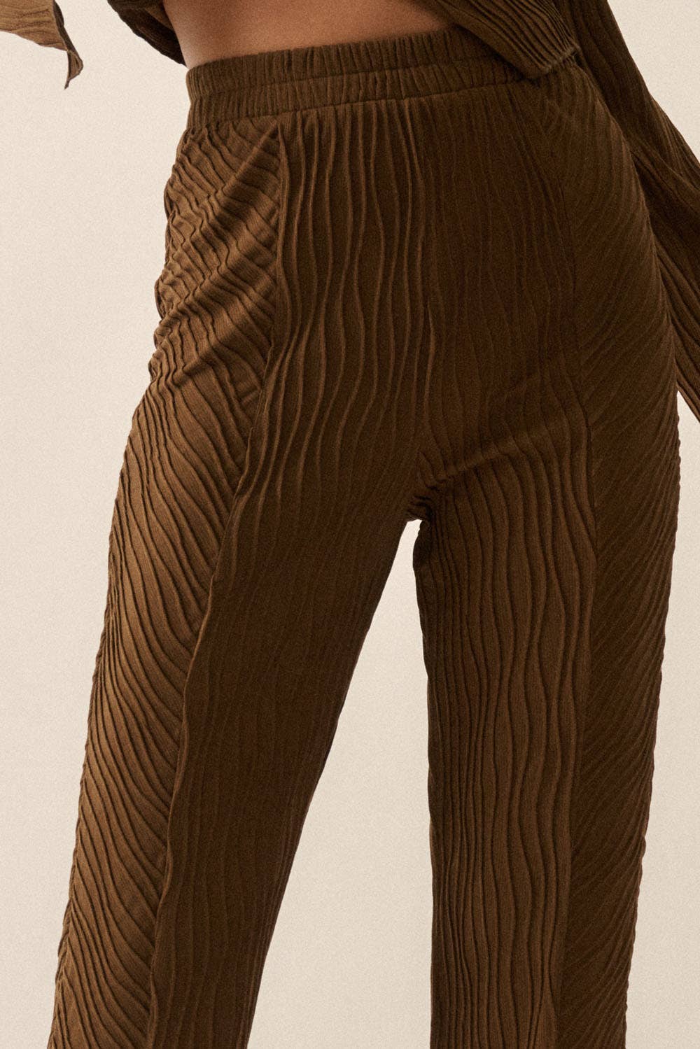 Solid Wavy-Texture Ribbed Knit Flare Pants