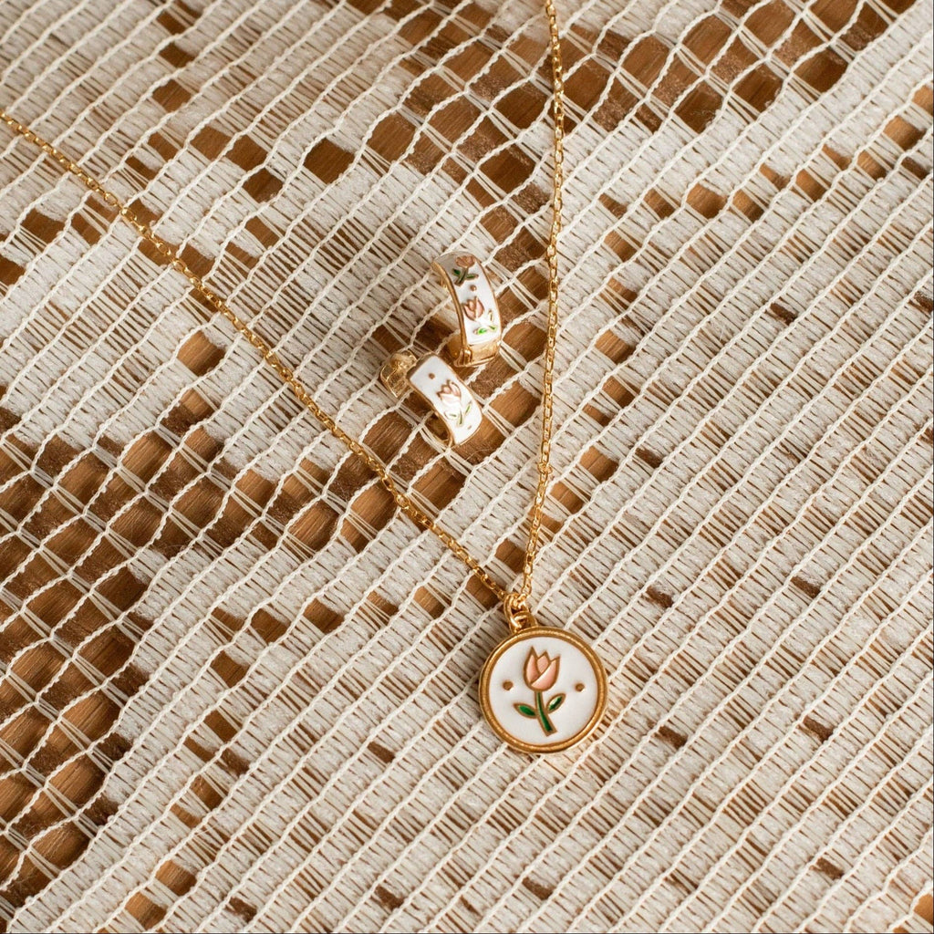 Eloise Tea Cup Necklace