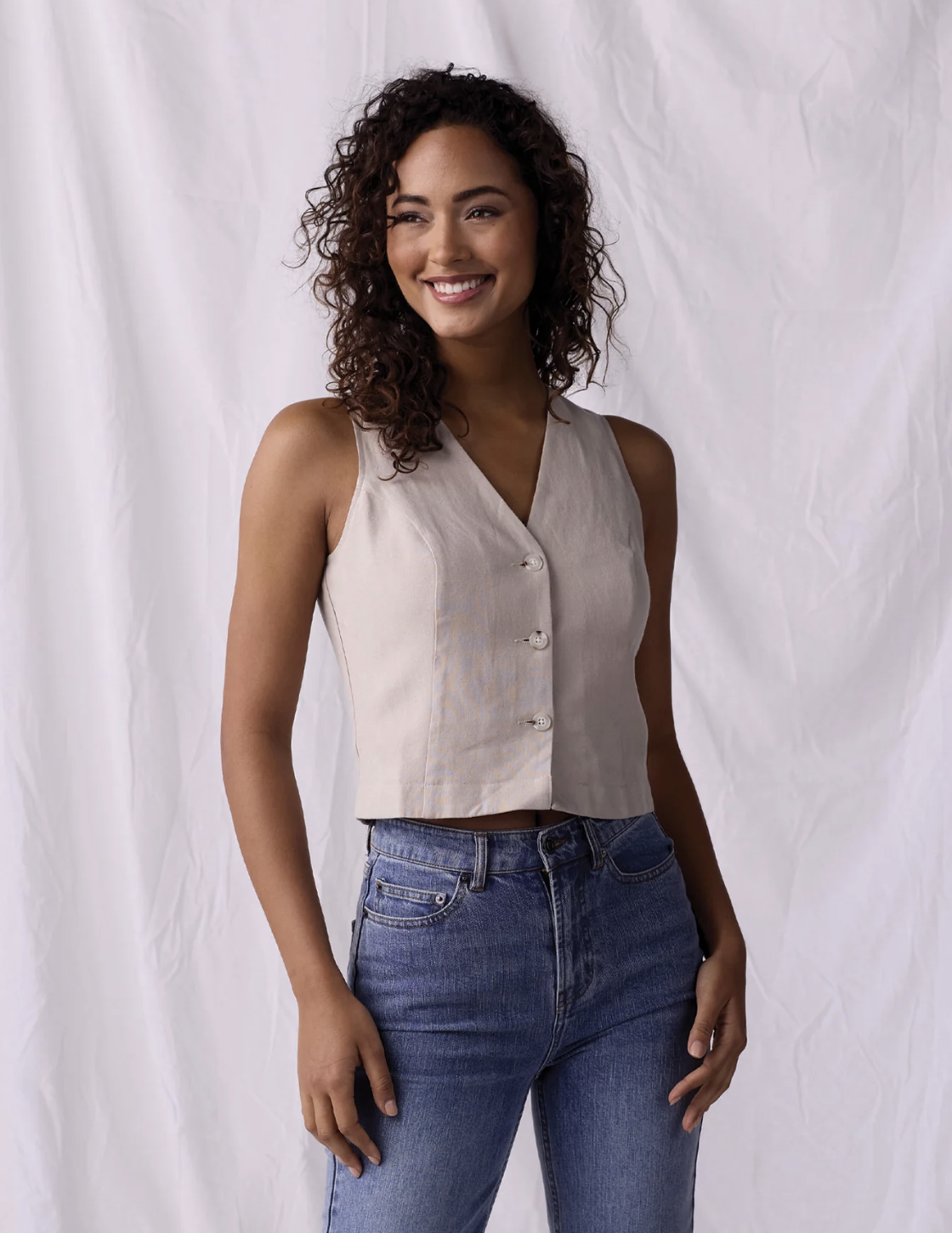 Leukos Linen-Blend Vest in Sandstone