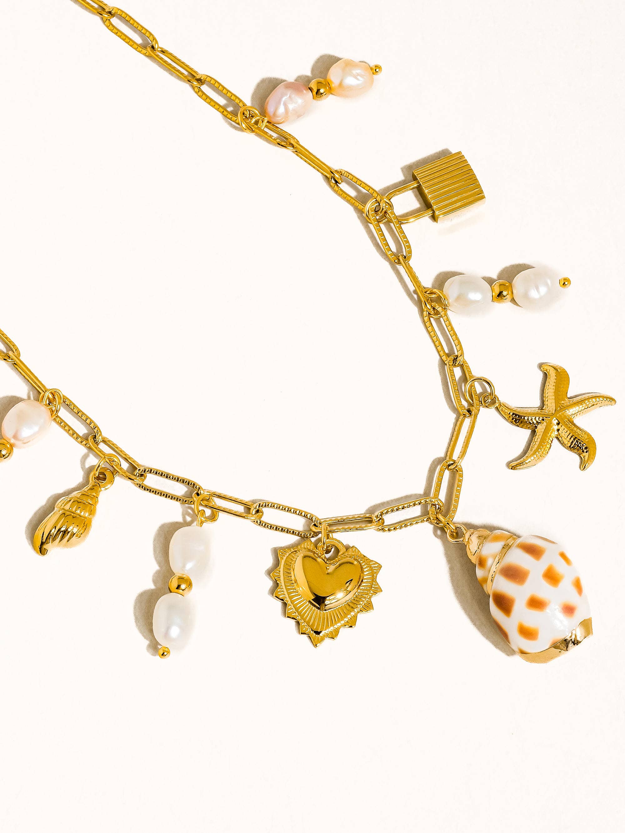 Ophélie | 8K Gold Non-Tarnish Shell and Pearl Charm Necklace