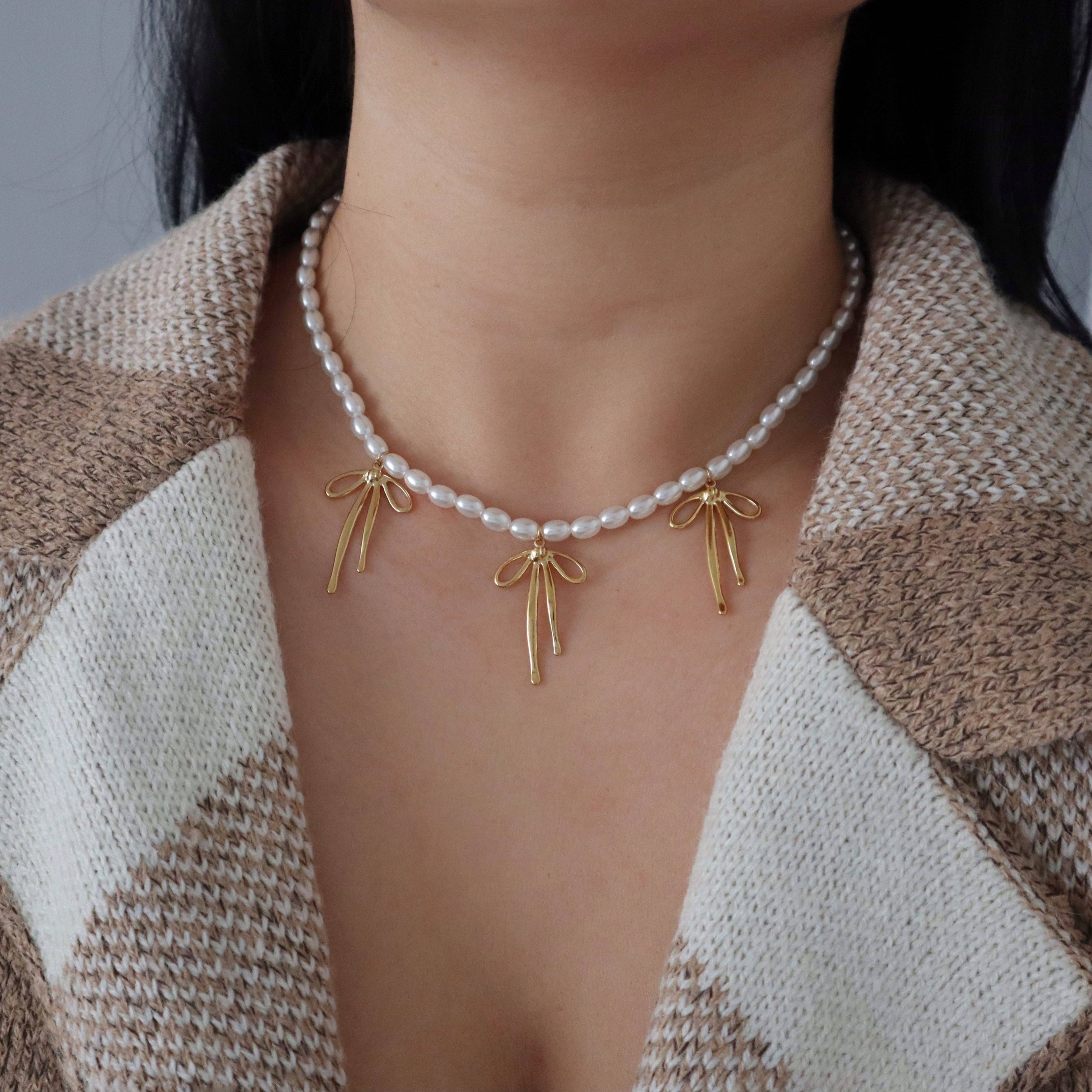 Pearl Bliss | Bow Necklace