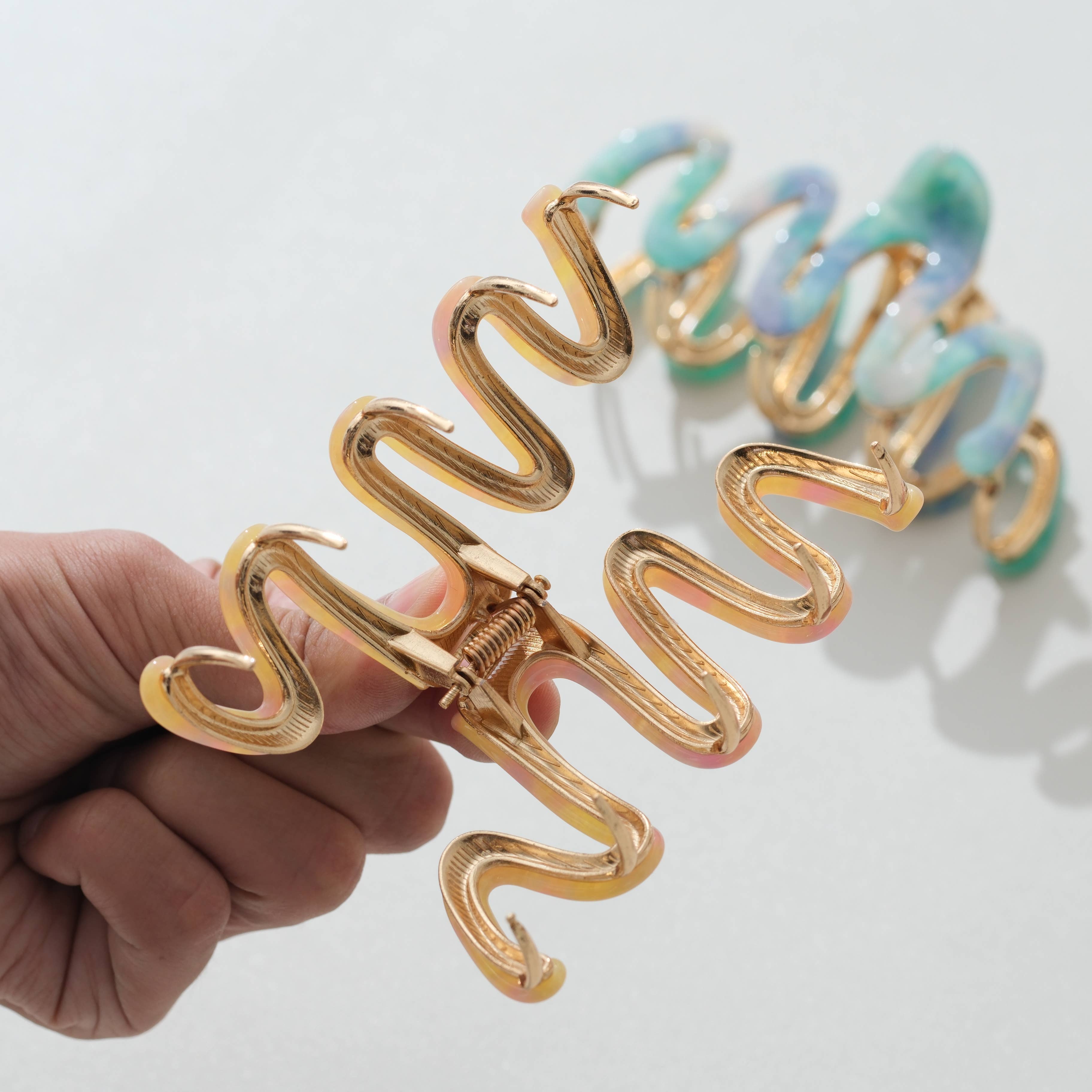 Willow Island | Large Metal Squiggle Claw Clip