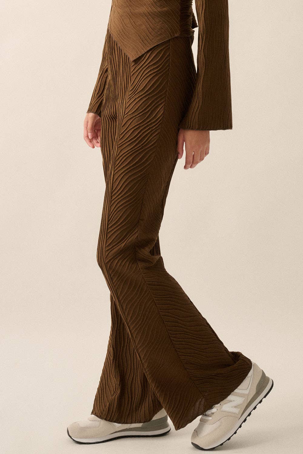 Solid Wavy-Texture Ribbed Knit Flare Pants