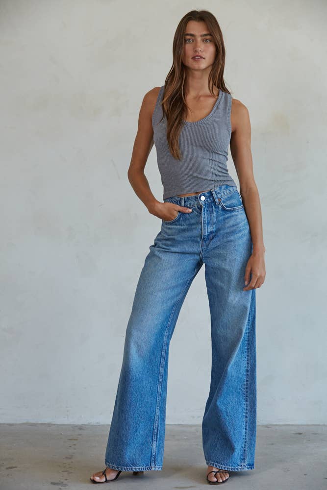 Dalia | Seamless Knit Nylon Spandex Ribbed V-Neck Tank