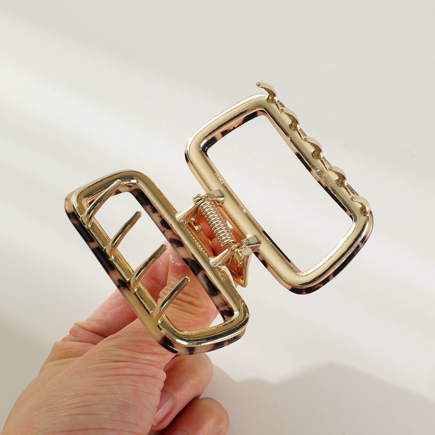 Harlow | Medium Hollow Rectangle Metal Claw Clip