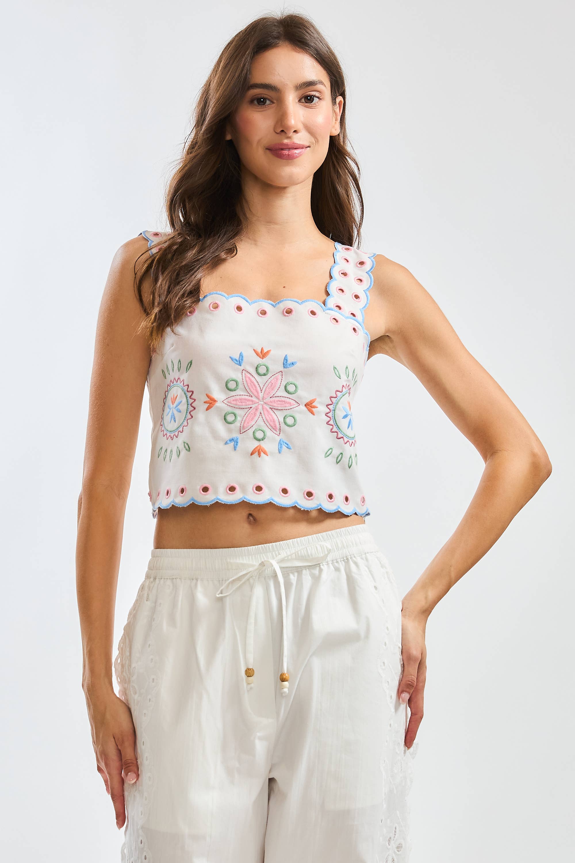 Willa | 100% Cotton Embroidered Scalloped Top