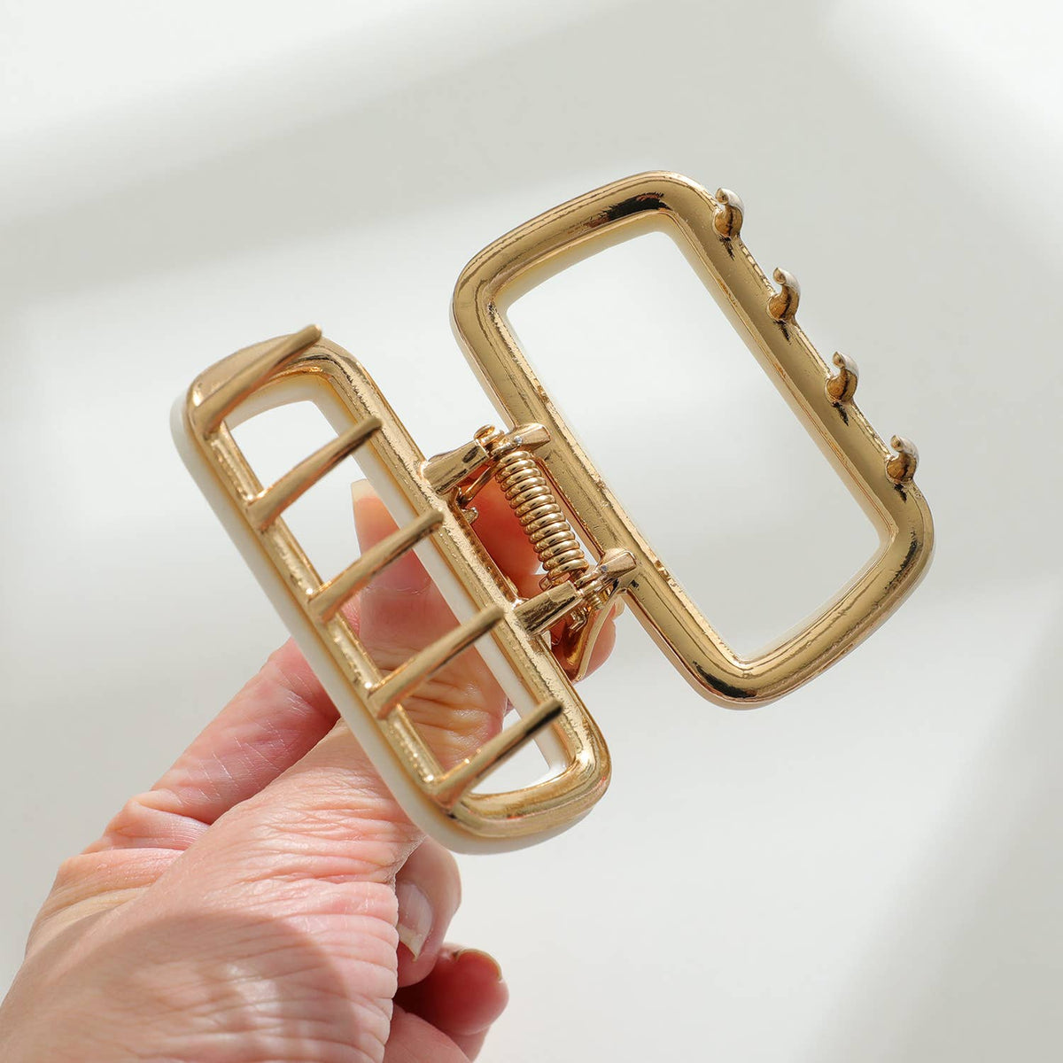 Vera | White-Gold Metal Assorted Claw Clips